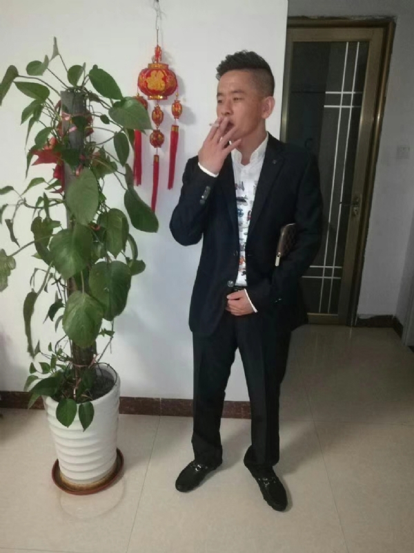 男人三十而立的第二张照片--承德相亲服务中心