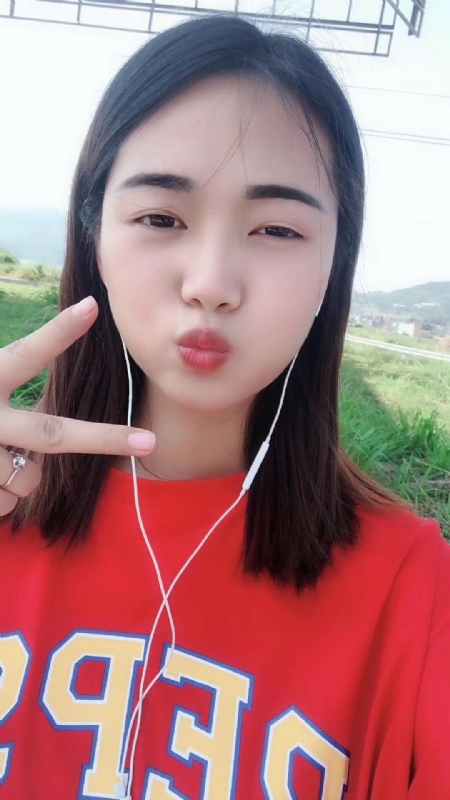 深拥必定温暖的第一张照片--承德相亲服务中心