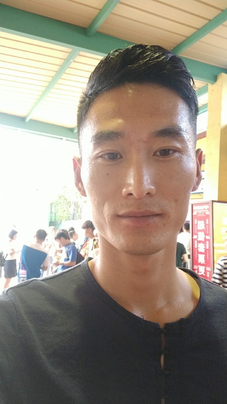 难得糊涂的第一张照片--承德相亲服务中心