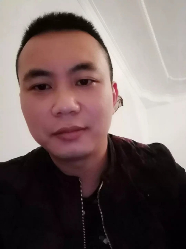 喜闻香气的第一张照片--承德相亲服务中心