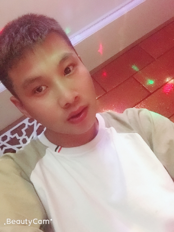 阿锋的第一张照片--承德相亲服务中心