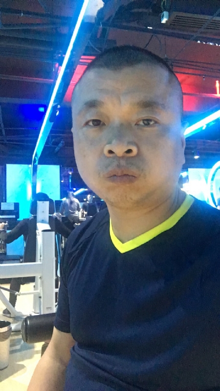 奋斗的第一张照片--承德相亲服务中心