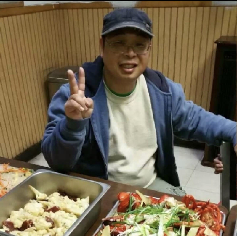 wally的第一张照片--承德相亲服务中心