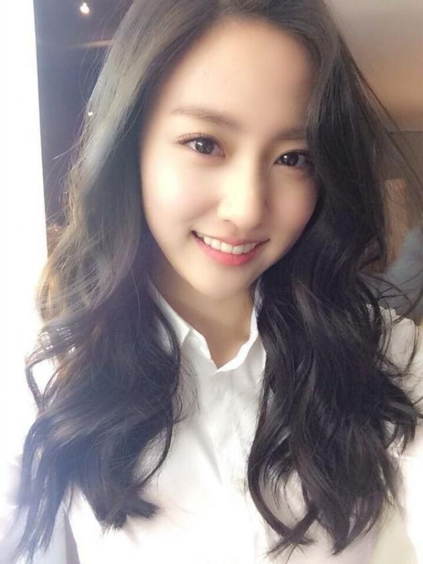 等爱的易微的第一张照片--承德相亲服务中心
