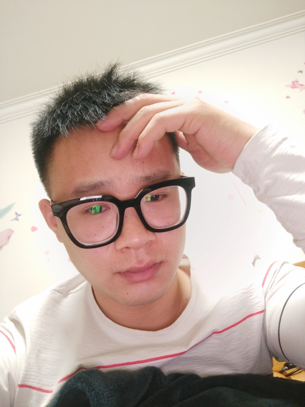 华灯初上的夜晚的第一张照片--承德相亲服务中心