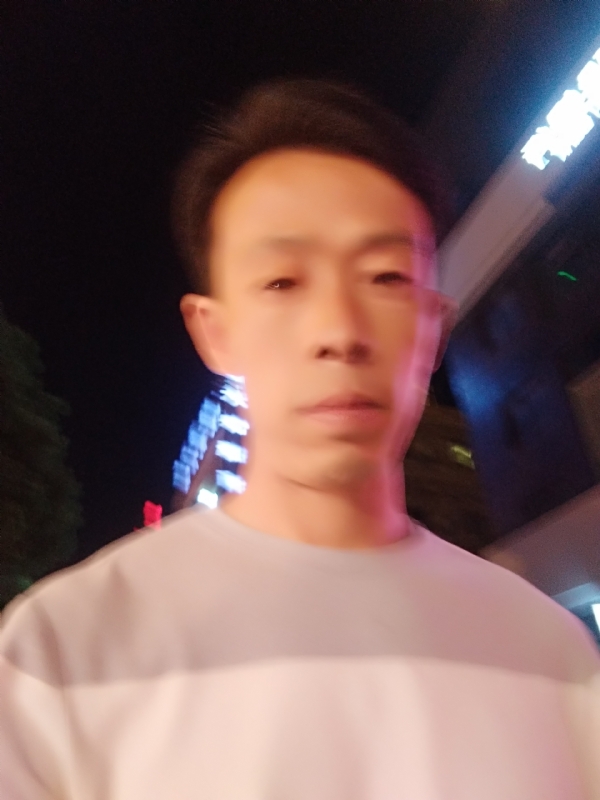 找个人来爱的第一张照片--承德相亲服务中心