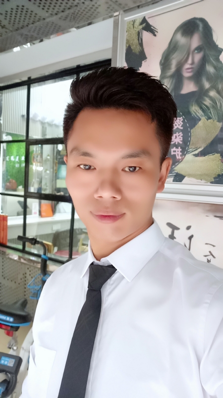 阳光男士的第一张照片--承德相亲服务中心