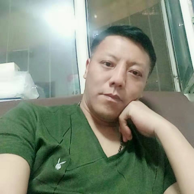 龍行天下的第一张照片--承德相亲服务中心
