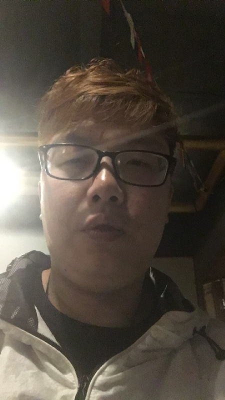 深情久伴更长情的第一张照片--承德相亲服务中心