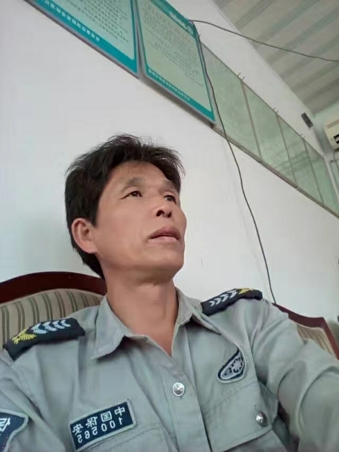 卧窗听雨的第一张照片--承德相亲服务中心