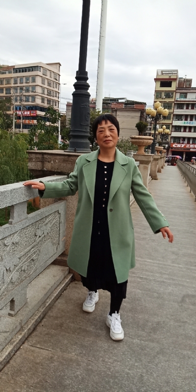 小玲的第一张照片--承德相亲服务中心