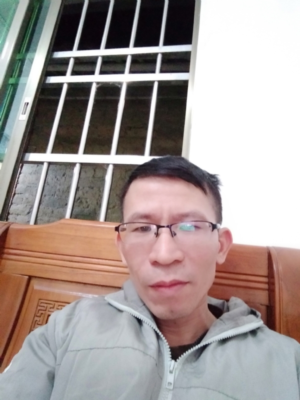 奋斗的第一张照片--承德相亲服务中心