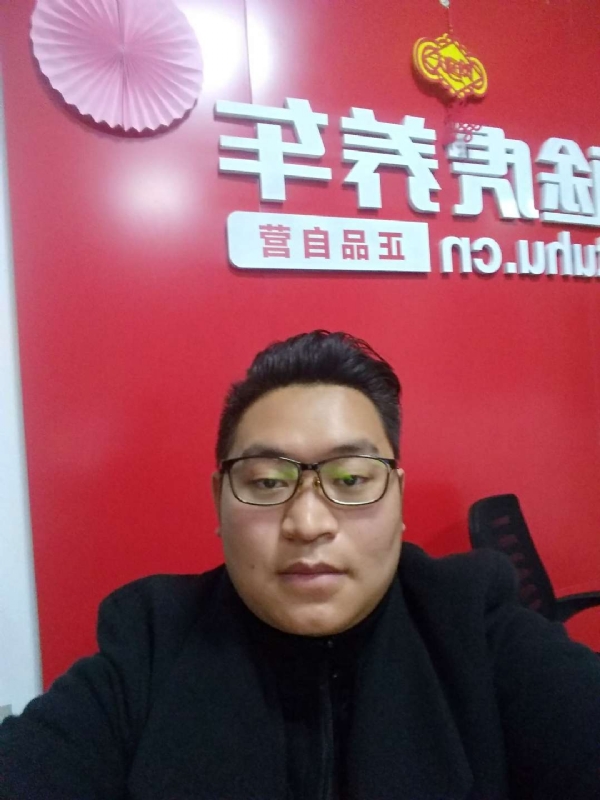 向上倾斜45度的第一张照片--承德相亲服务中心