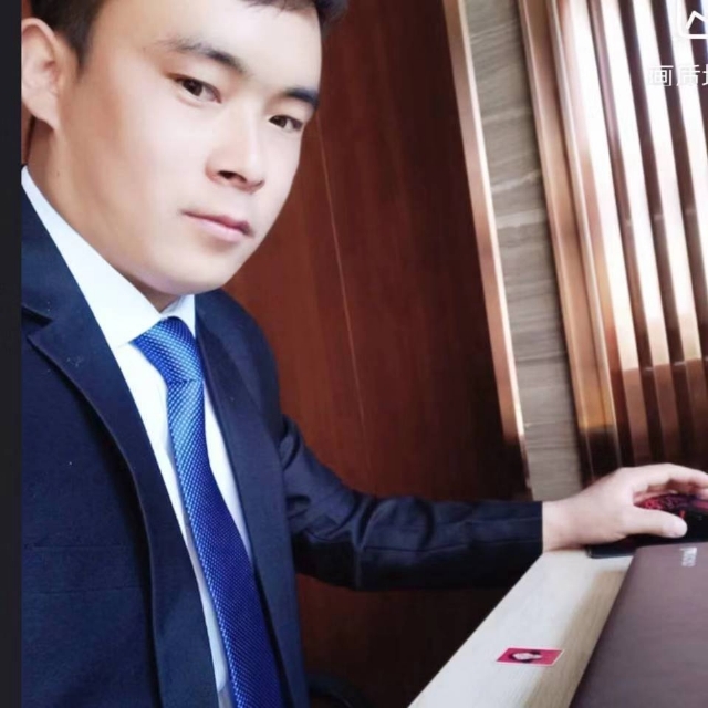 会哭的幸福的第一张照片--承德相亲服务中心