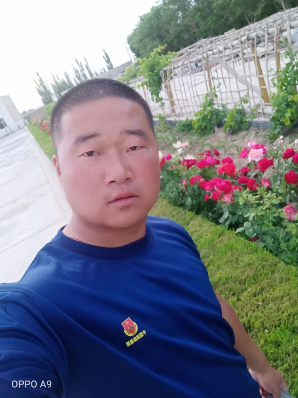 奋斗中的青春最美丽的第一张照片--承德相亲服务中心