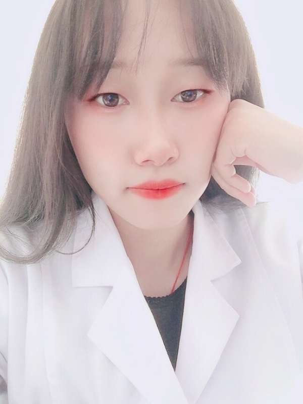 白婚纱的第一张照片--承德相亲服务中心
