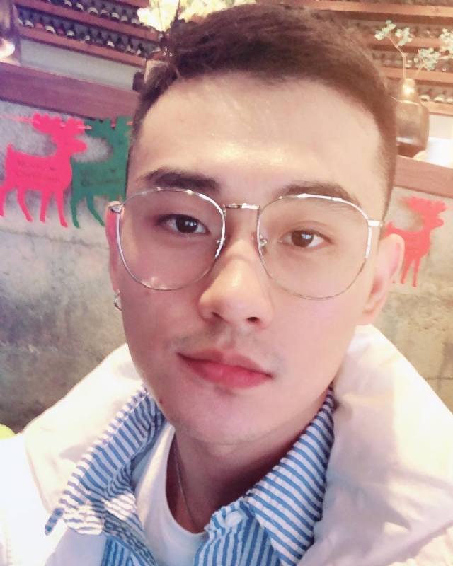 胡强很孤单的第一张照片--承德相亲服务中心