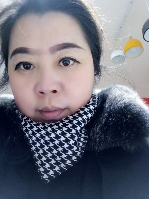 余猪猪的第一张照片--承德相亲服务中心