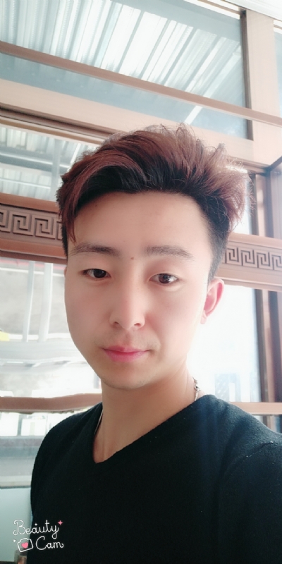 拼命微笑的第二张照片--承德相亲服务中心