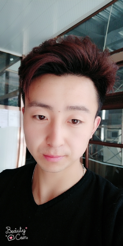 拼命微笑的第三张照片--承德相亲服务中心