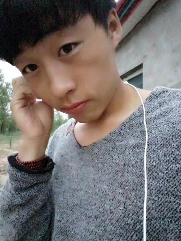 小胡的第一张照片--承德相亲服务中心