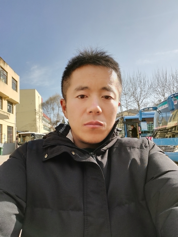 孤独的云的第一张照片--承德相亲服务中心