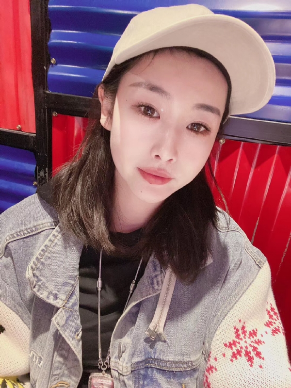 玲珑的第一张照片--承德相亲服务中心