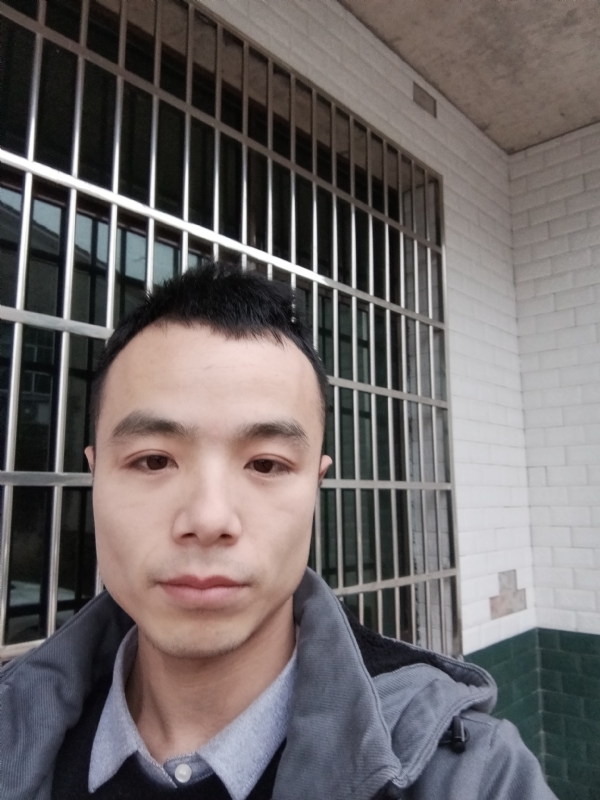 笑得那么开心的第三张照片--承德相亲服务中心