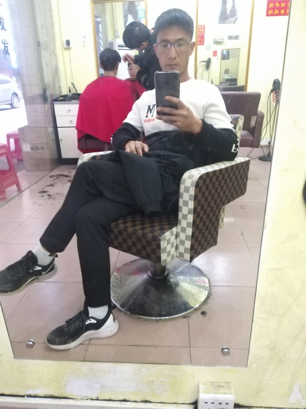 hushuai的第一张照片--承德相亲服务中心