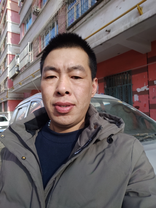 华哥的第二张照片--承德相亲服务中心
