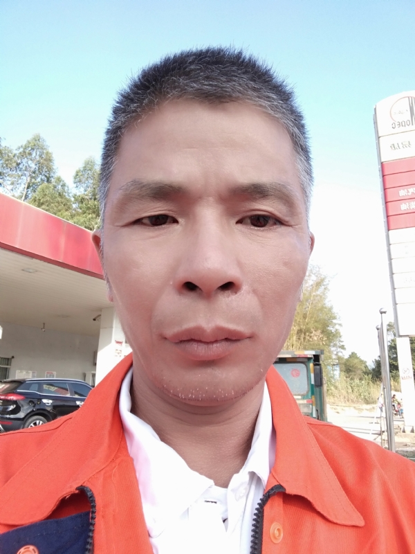 静候缘分的第一张照片--承德相亲服务中心