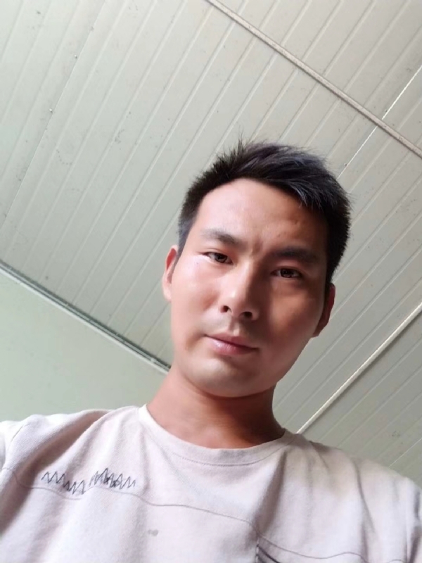 快乐肥宅水的第一张照片--承德相亲服务中心