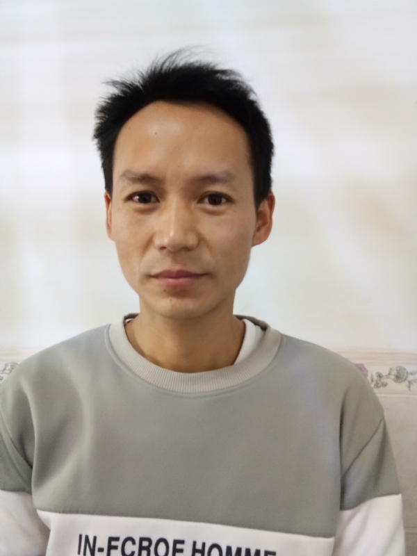 单亲爸爸的第一张照片--承德相亲服务中心
