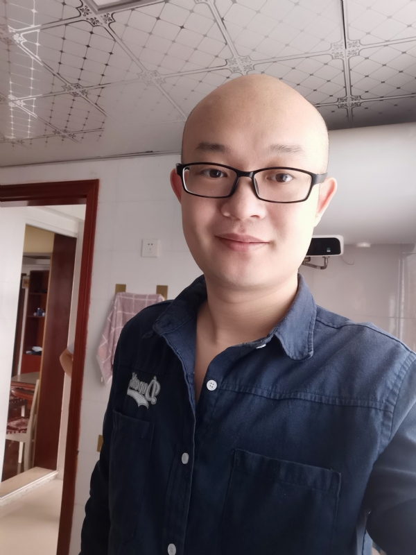 凝望远方的第一张照片--承德相亲服务中心