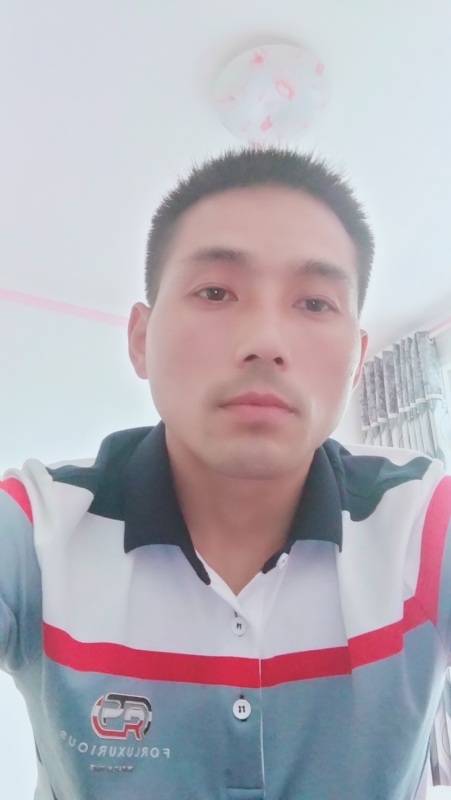 染红尘世的第一张照片--承德相亲服务中心