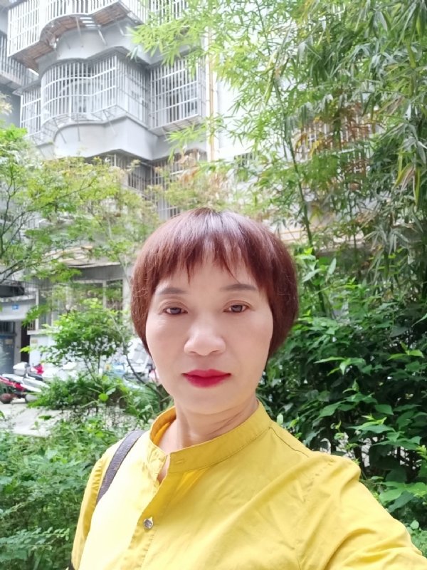 小瓶子的第二张照片--承德相亲服务中心