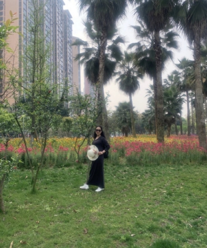 粉墨登场的第一张照片--承德相亲服务中心