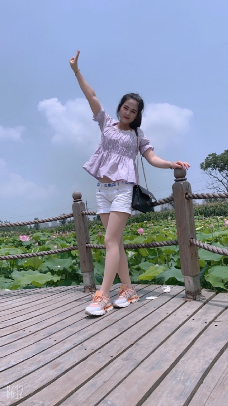秋水伊人的第一张照片--承德相亲服务中心