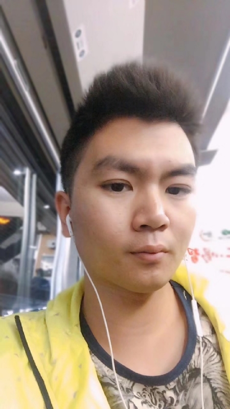 瑞泽的第一张照片--承德相亲服务中心