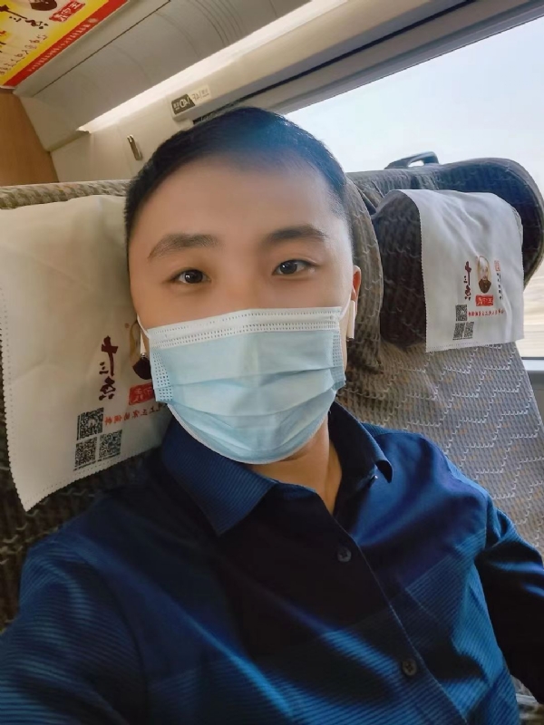 孤独的小屁猪的第二张照片--承德相亲服务中心