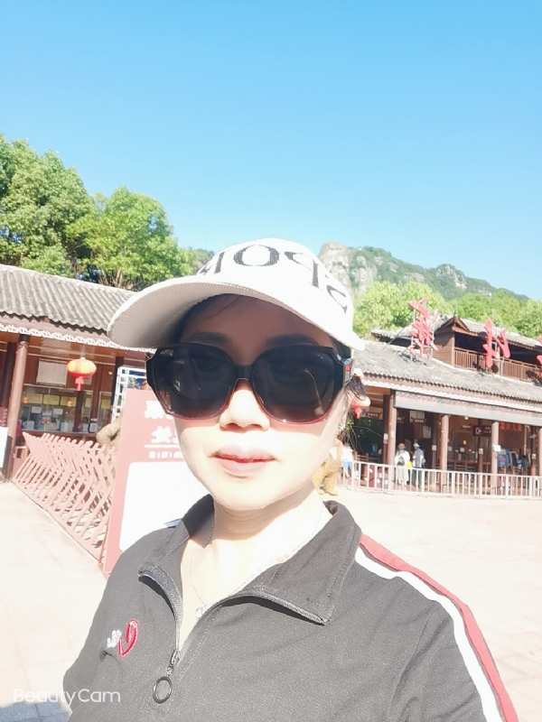 山百合的第一张照片--承德相亲服务中心