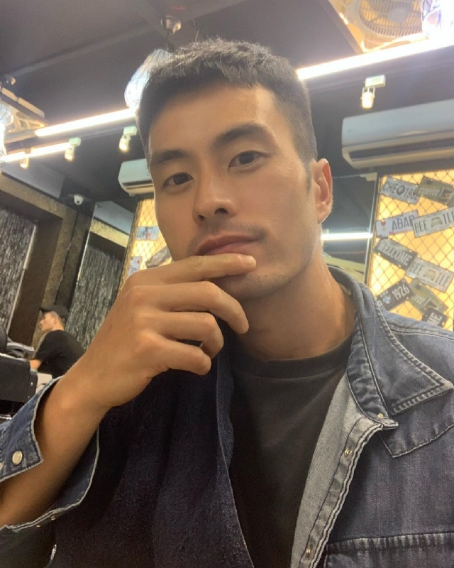 伟业强哥的第一张照片--承德相亲服务中心