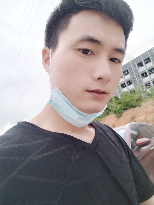 何凡的第二张照片--承德相亲服务中心