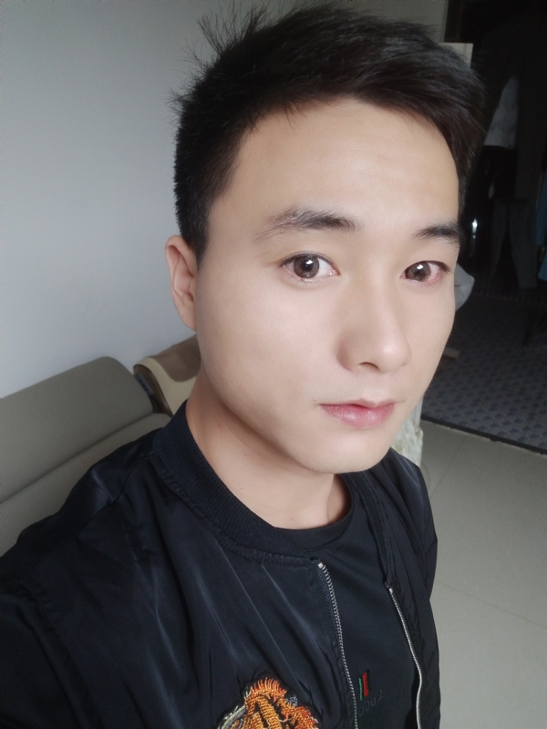 何凡的第三张照片--承德相亲服务中心