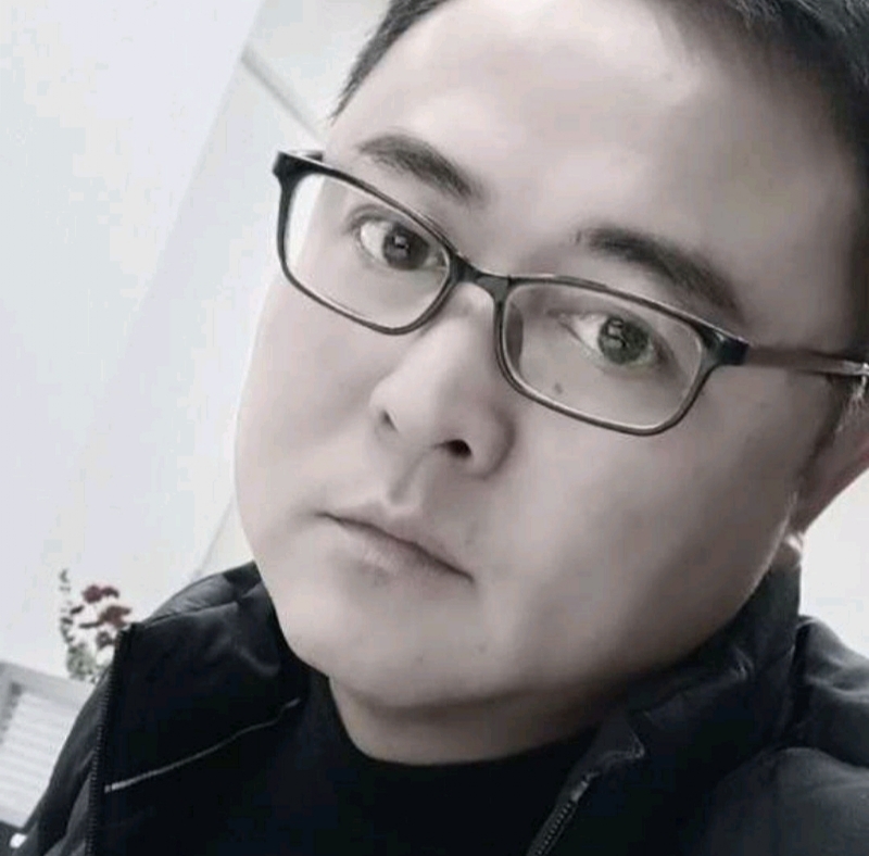 小石头的第一张照片--承德相亲服务中心