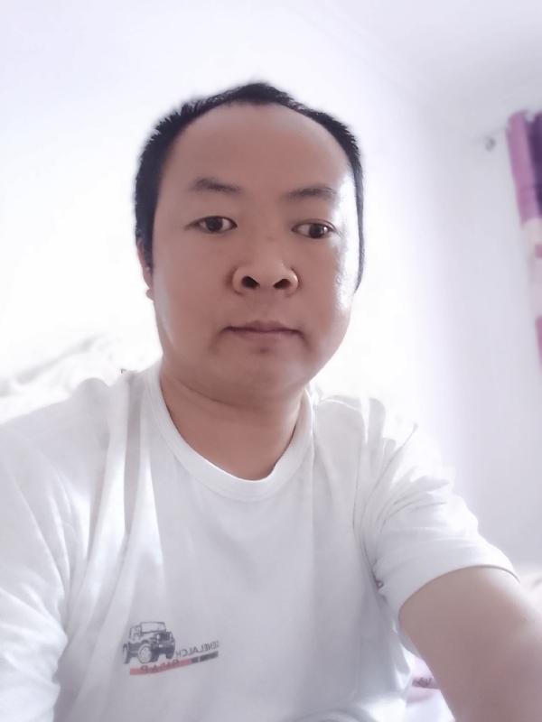 张家小伙子的第二张照片--承德相亲服务中心