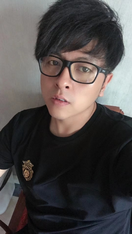 爱你永远不容易的第一张照片--承德相亲服务中心