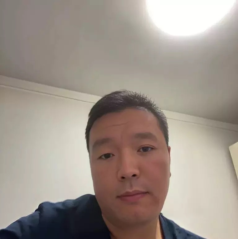 穿唐装的松鼠的第一张照片--承德相亲服务中心