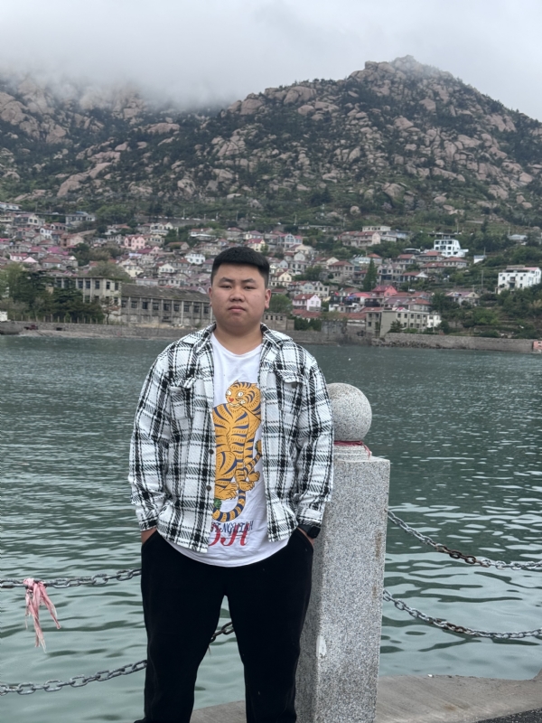 谨慎的第一张照片--承德相亲服务中心