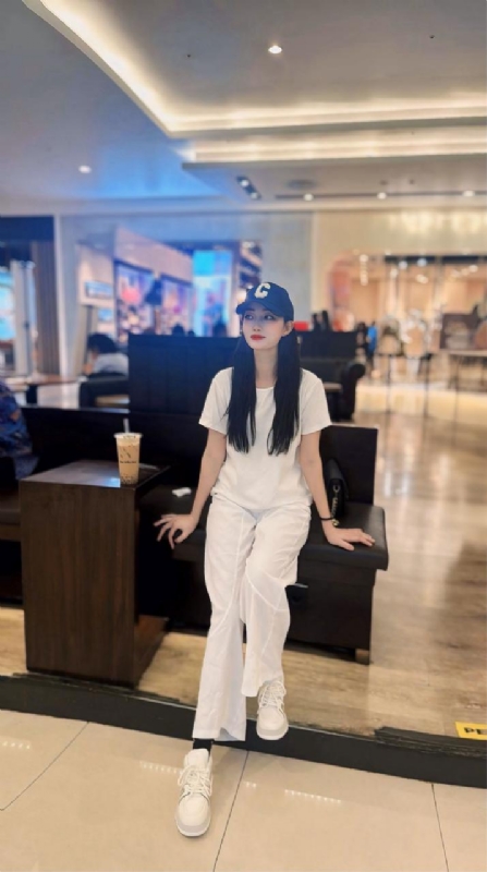 卖火柴的小女孩的第一张照片--承德相亲服务中心